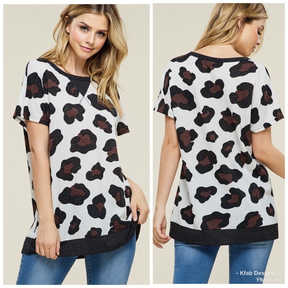 ❤️LAST 1! So Soft Animal Print Contrast Band Top! - Picture 3 of 4